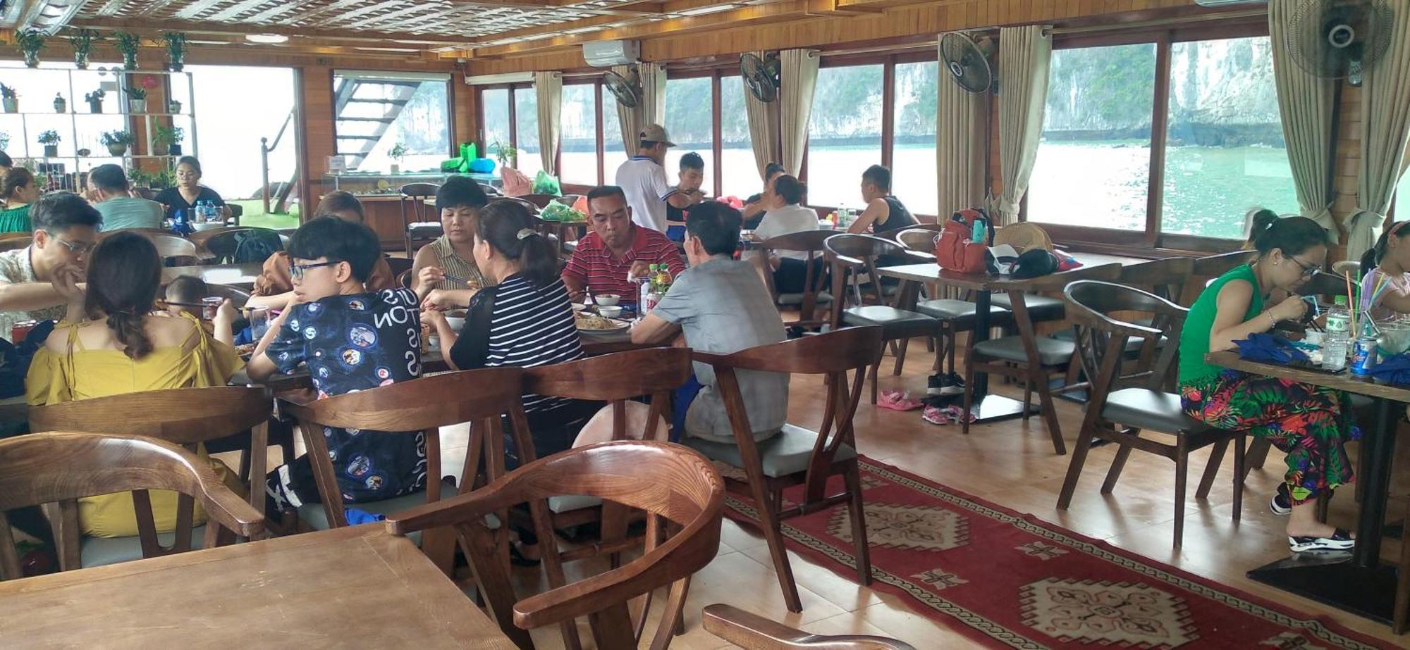 Cat Ba Victory Hostel Dong Khe Sau Exterior photo